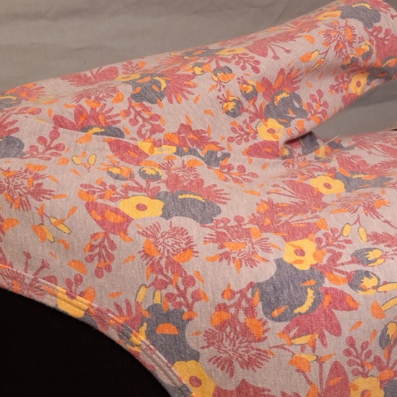 LuLaRoe M Perfect T Tee Shirt Floral NWT - Picture 3 of 9